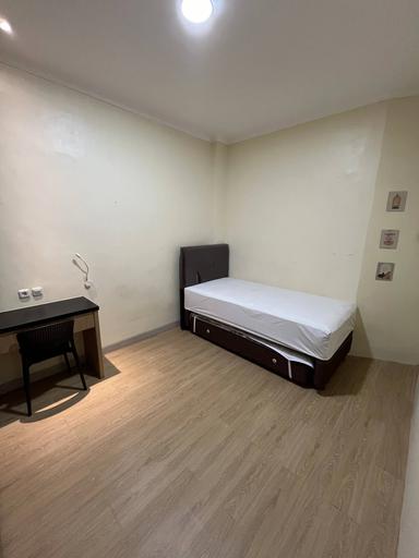 Kost Garnet Tomang tipe B