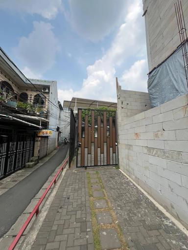 Kost Jl Flamboyan 6 Srengseng standar