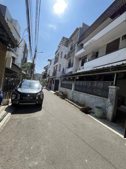 standar outside bathroom non AC