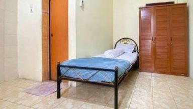 Kost Medan Fasilitas Lengkap Ada TV - Raz House Sri Deli Med Type 1