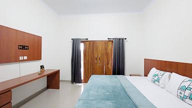 Erina Kost Sleman Yogyakarta Master King B - M