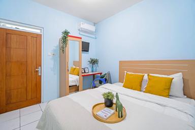 Rukita Laguna Joglo Ciledug Superior Queen A