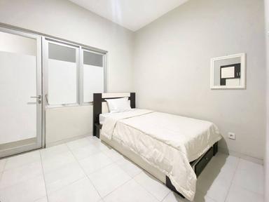 Sthiradhipa House Denpasar Timur Bali Regular Single