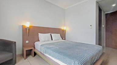 Peak Residence Kuningan Superior Queen B