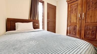 Twenty Six Home Haji Nawi Cilandak Superior Single C