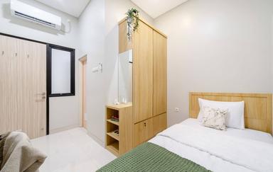 Rukita JMB Stays Meruya Compact Full B