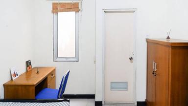 Autumn Tawakal 81 Tomang Compact Single A