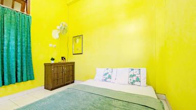 Omah Oma Syariah Laweyan Solo Compact Queen B - M