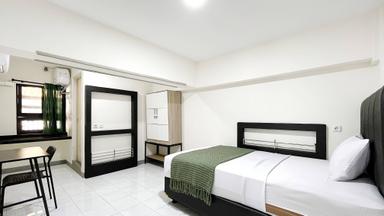 Uma Kost Wyn Kedoya Regular Full B