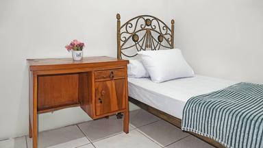 Kost Hijau Cempaka Putih Pocket Single