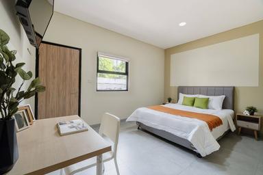 Rukita Deluxe Familia Cilandak Studio Queen E