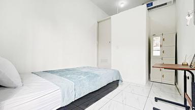 SJ House Stasiun Jatinegara Pocket Single B