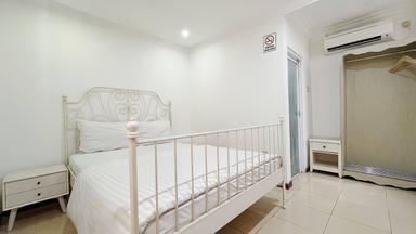 Zen Boutique Syariah Residence Senen Regular Queen A