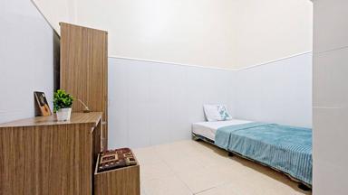 House of Mutiara Purwosari Station Solo Regular Single