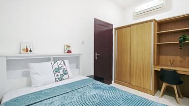 Lighthouse Pondok Cabe Regular Single B