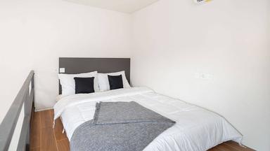 Rukita D'kubik Dom Kelapa Gading Compact Loft Queen A