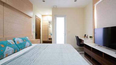 Senayan Grand Suite Benhil Superior Queen B