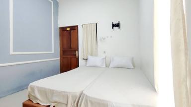 Srikandi Living Simatupang Jati Padang Superior Twin A