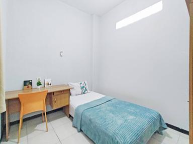 De Hebron Banyumanik Unika Semarang Pocket Single C - F