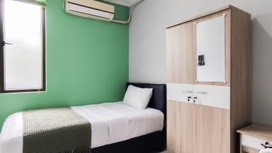 Cover FH House Kedoya Daan Mogot Compact Single B