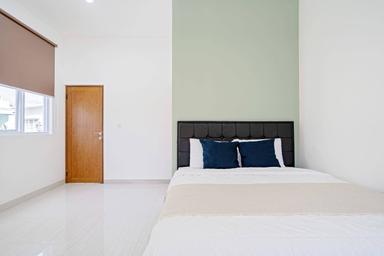 Rukita Blossom 3 Sunter Flat Residence Queen B