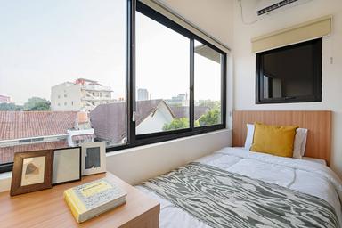 Rukita Avenue Paseban Senen Compact Single C