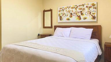 Pondok Taman Sari Sanur Denpasar Selatan Bali Master Queen