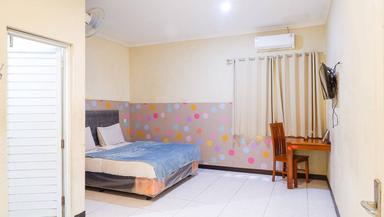 Wood Residence Semarang Barat Master Queen A