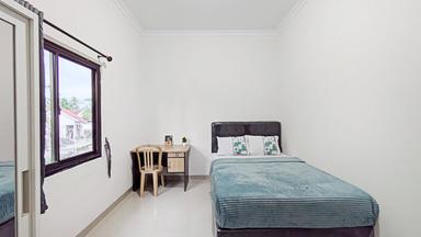 Erina Kost Sleman Yogyakarta Regular Queen - M