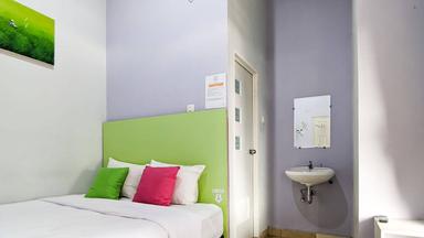 Paris Syariah Bantul Yogyakarta Compact Queen B