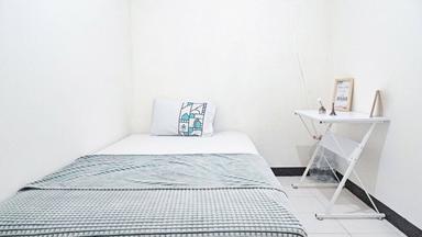 SJ House Stasiun Jatinegara Compact Single