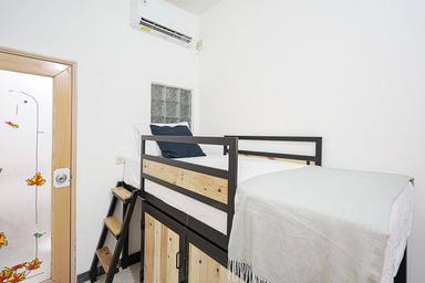 Uma Kost Alamanda Alpukat Pocket Single C