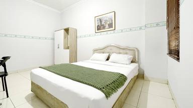 Lukita Kost Bintaro Regular Queen A