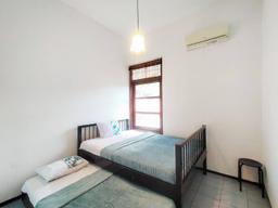 Compact Queen + Single