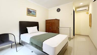 Wahid Kost Radio Dalam Executive Full A