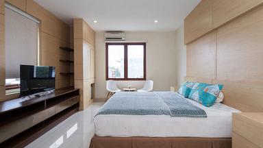 Senayan Grand Suite Benhil Executive Queen B