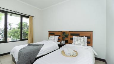 Rukita Rosewood Duren Tiga Executive Twin B