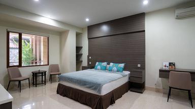 Senayan Grand Suite Benhil Studio King A