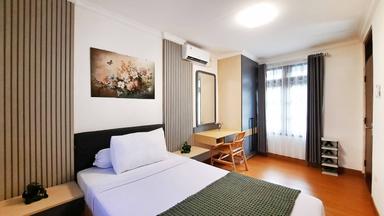 Limotigo by Little Woods Kost Cilandak Regular Full A