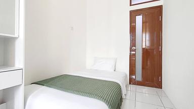 Putri Home Radar Auri Cibubur Compact Single B