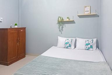 Oemah 28 Rawamangun Regular Queen - F