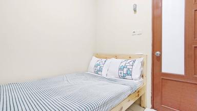 Centro House Tanah Abang Pocket Single