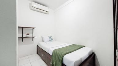 Umi Abadi 6 Kost Joglo Compact Single A