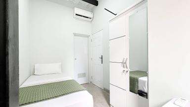 Uma Kost Amara Pasar Baru Compact Single D