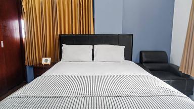 Tiong Paragon Kuningan Studio Queen