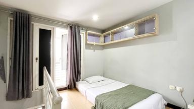 Arteri Kost Pondok Indah Studio Loft Full A