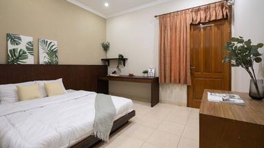 Rukita Little house Tomang Executive Queen A