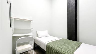 Uma Kost Amara Pasar Baru Pocket Single B