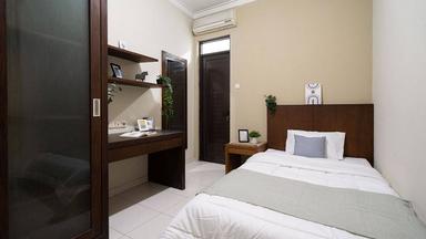 Rukita Little house Tomang Regular Full B