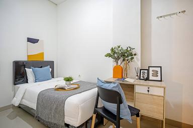 Rukita Clover Mangga Besar Compact Single C